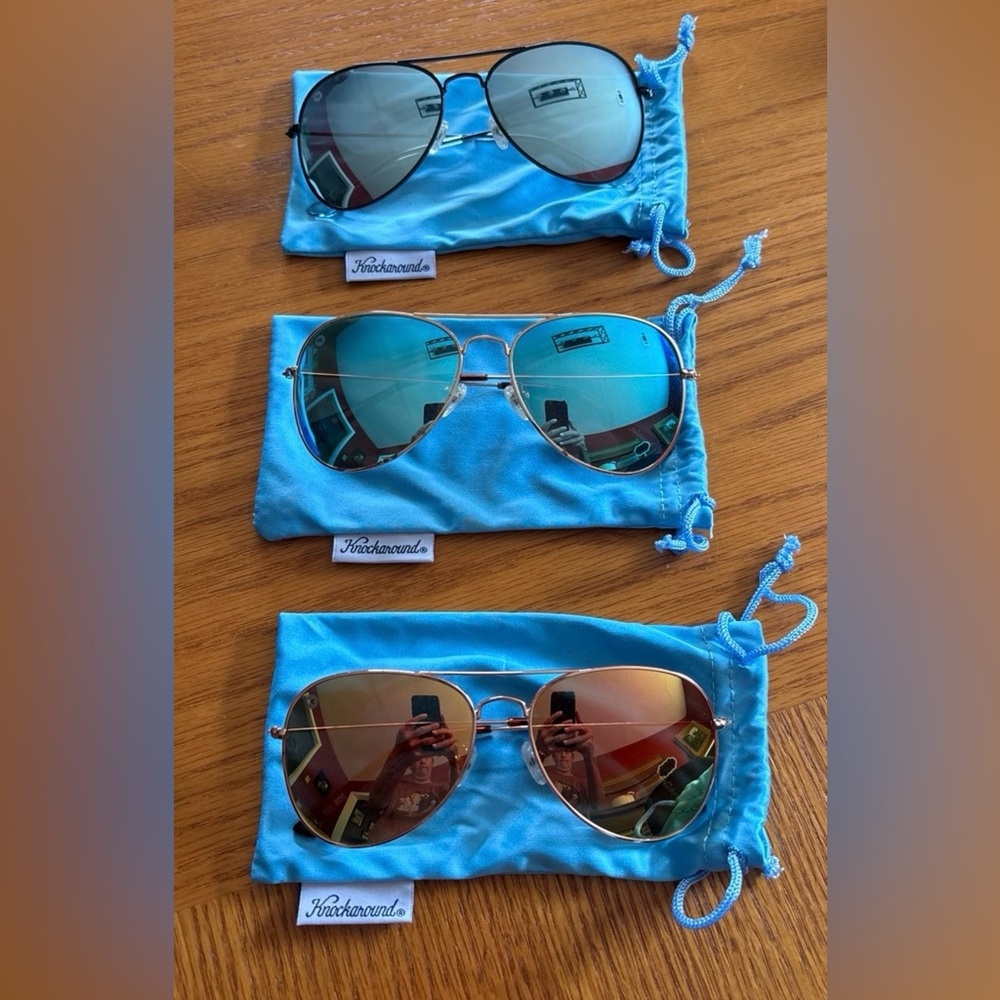 Aviator Sunglasses with Mirrored Lenses - Blue/Gold/Pink